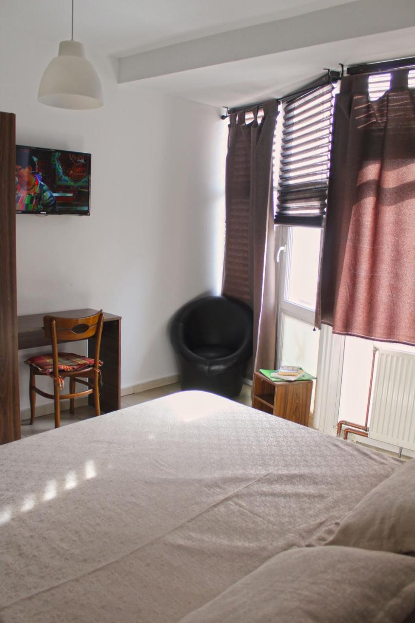 Hotel Kika Pristina Eksteriør bilde