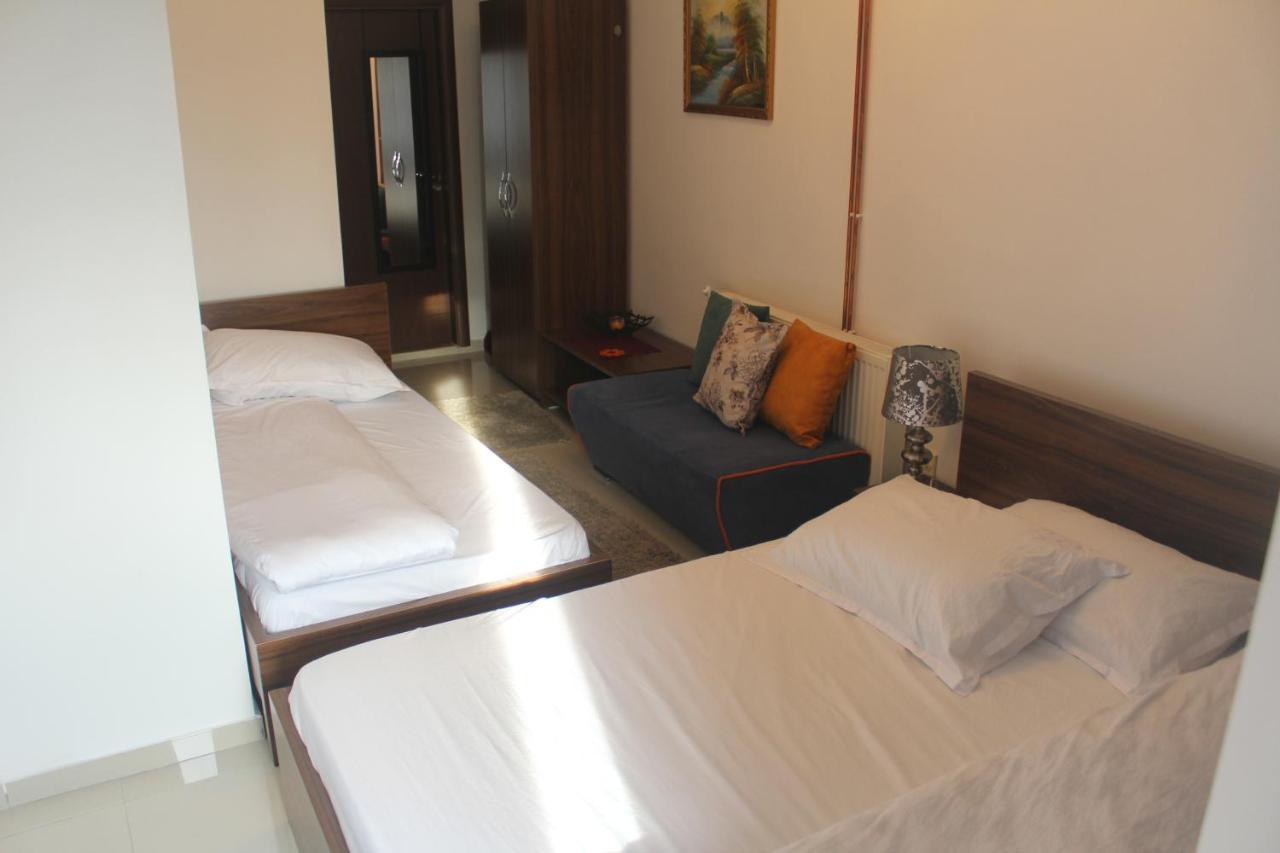 Hotel Kika Pristina Eksteriør bilde